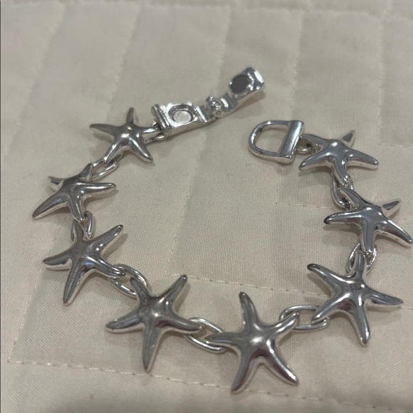 Silver Starfish Bracelet (Magnetic) - Picture 3 of 10